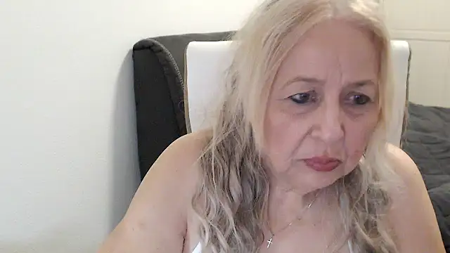 SusiLifeXXX webcam
