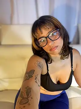 LeylaKnox webcam
