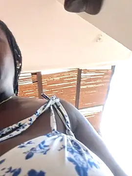 Adrilovechocolate webcam