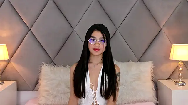 OliviaDiaz live cam on StripChat