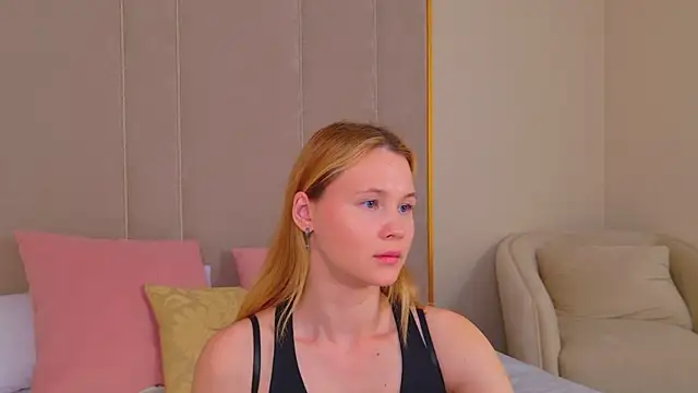 AmeliRoyse webcam