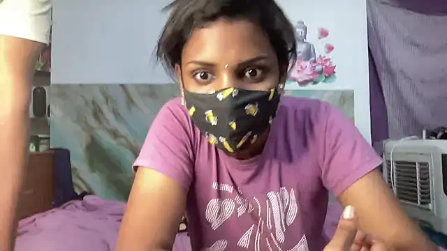 TN_IN_Romantic_Couples webcam