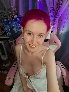 Fuzzy_Unicorn live cam on StripChat