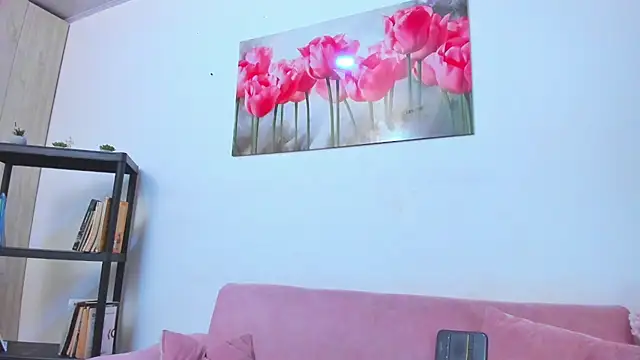 pinky_f00x live cam on StripChat