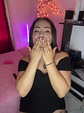 Amelia_laurent live cam on StripChat