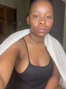 MiyaXo2 webcam