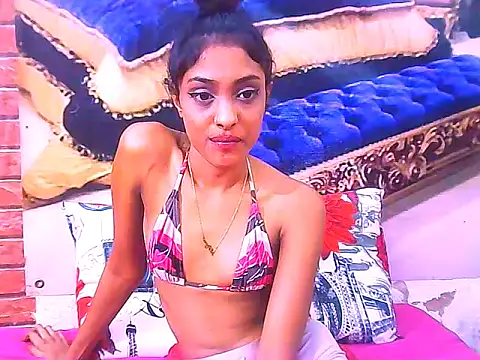 IndianPretty14u2Luv webcam