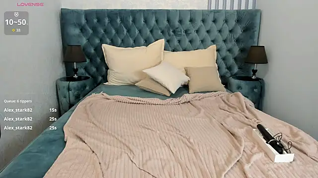 CanabebeBev live cam on StripChat