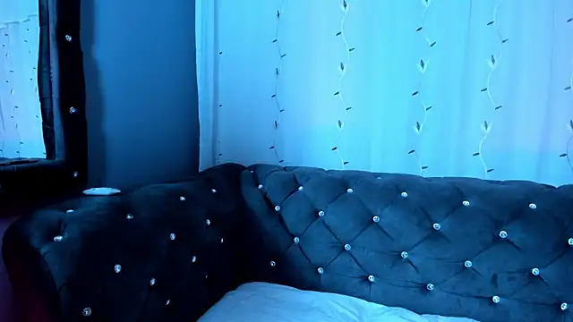 Zoe_Queens live cam on StripChat