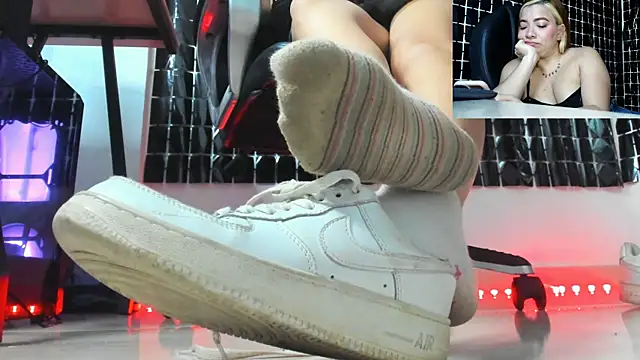 MissAlmaFenix webcam