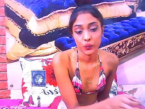 IndianPretty14u2Luv webcam