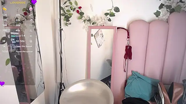 Dakota_ro live cam on StripChat