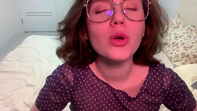 cherishedwish live cam on StripChat