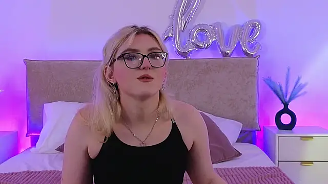 Jules_night live cam on StripChat