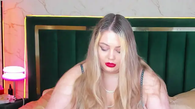 rosal1a live cam on StripChat