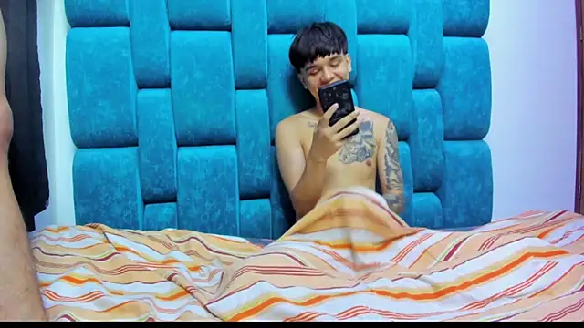 badboyhornybi live cam on StripChat