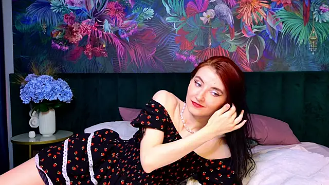 NicoleLuxe webcam