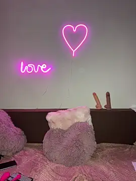 sabrinedivinee - Sabrinedivinee's free webcam - UK Sex Cams