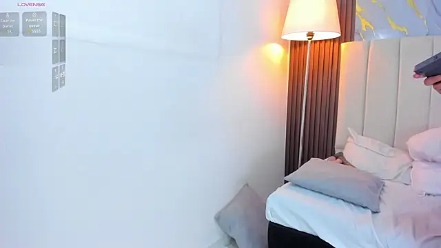 Victoria_Guzman live cam on StripChat