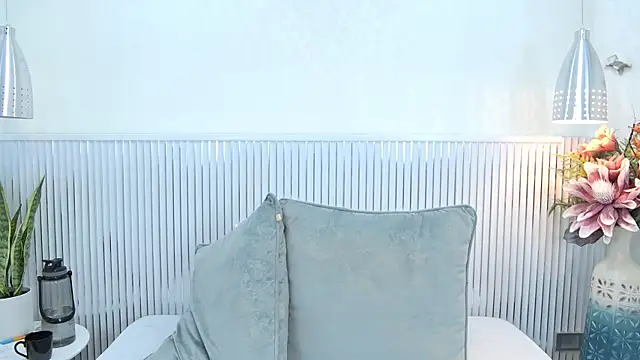 SaraLugo live cam on StripChat