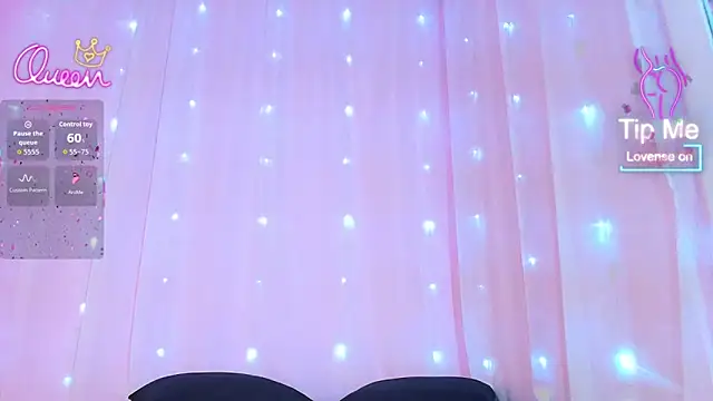 SunnyGilmoree live cam on StripChat
