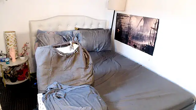 NinaDOM4CUM webcam