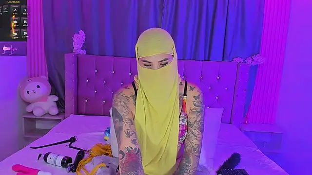 Nayla-Mouna webcam