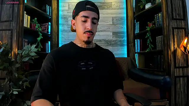 Donovan_Desmond webcam