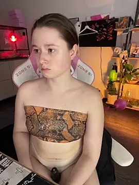 sweetest_pie live cam on StripChat