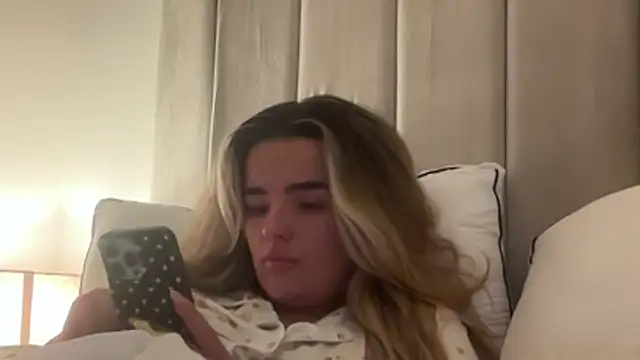 maisiesmithx - Maisiesmithx's free webcam - UK Sex Cams