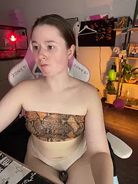 sweetest_pie live cam on StripChat