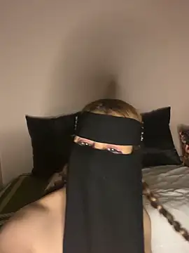Jumanaa live cam on StripChat