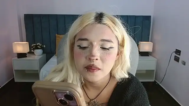april_bunnyy webcam