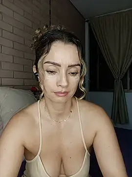 Loly_Horny webcam