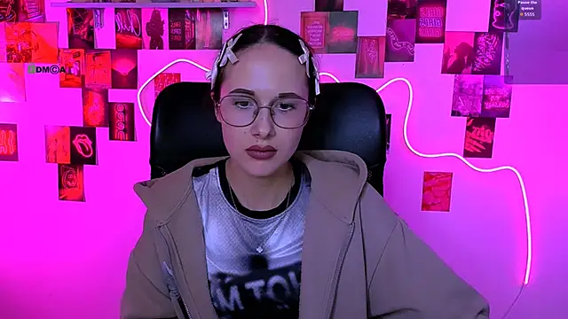 mona_cloud webcam