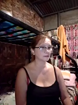 SexyHottMom webcam