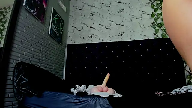 Yaluz_Naugthy webcam