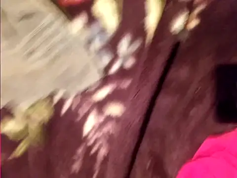 MarriedAndCreamy webcam