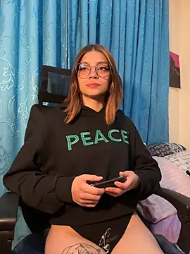 Sweet_navy_ webcam