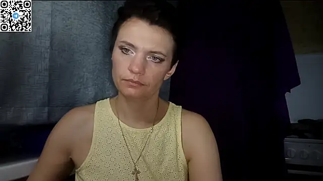 HotMamaQueen234 webcam