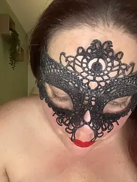 Lolaqueen870 webcam
