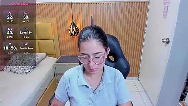 samanthafiore2 - SAMANTHAFIORE2's free webcam - UK Sex Cams