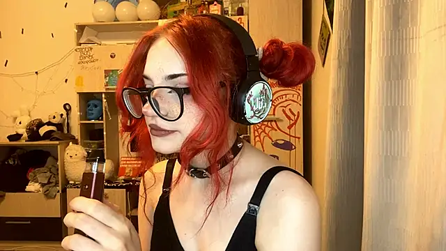 RedHeadCat webcam