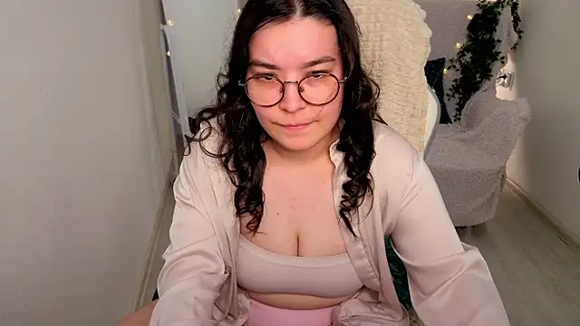 MomoRins webcam