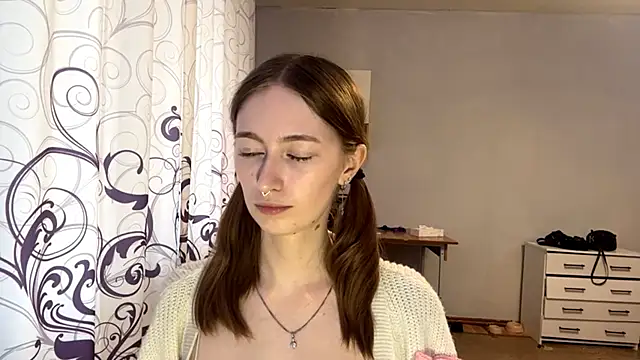 BrianneFarabee live cam on StripChat