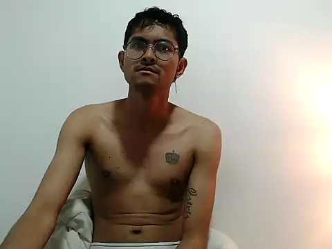 xanderlover - Xanderlover's free webcam - UK Sex Cams