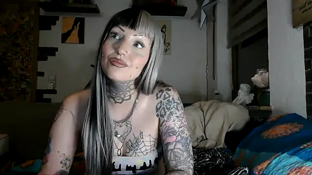 roxxyink - RoxxyInk's free webcam - UK Sex Cams