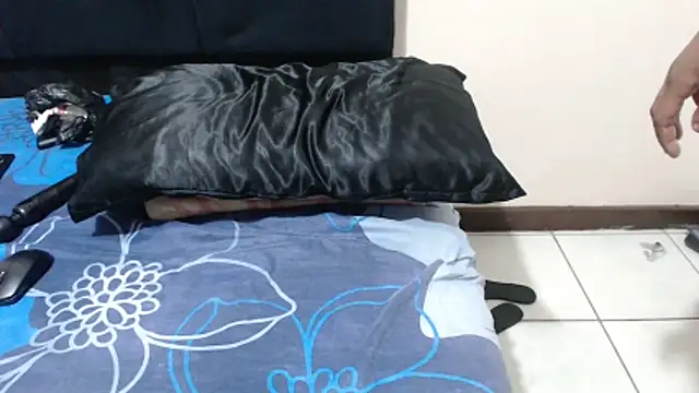 SweetHotBabby18 webcam