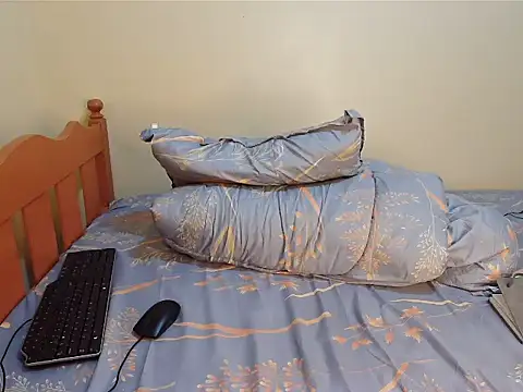 Luna_en_Gee webcam