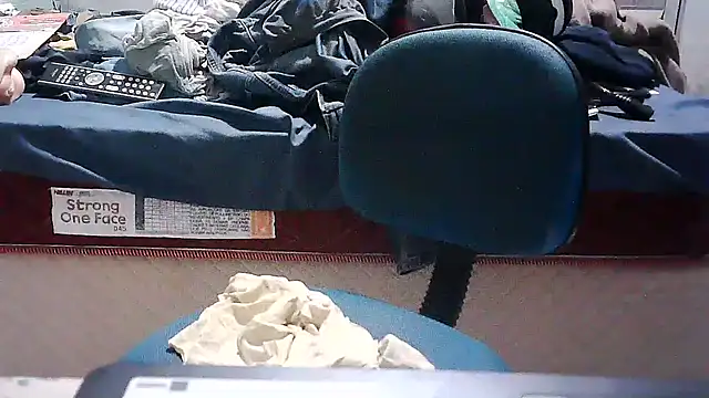 eduar570 live cam on StripChat